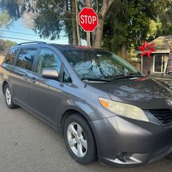 2014 Toyota Sienna