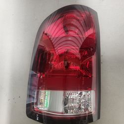 2007 to 2013 GMC Sierra driver side tail light