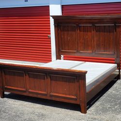 (FREE LOCAL DELIVERY) Solid wood king bed frame & Boxsprings