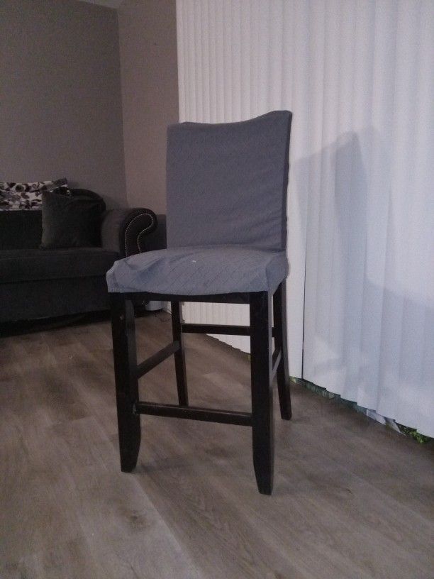 2 PAIR WOOD BAR DOOR CHAIRS (GOOD CONDITION)