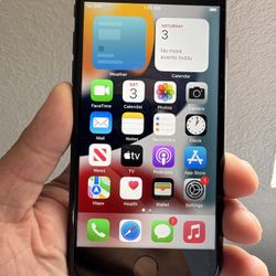 iPhone 7 32GB UNLOCKED