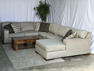 Gray U shape sectional couch