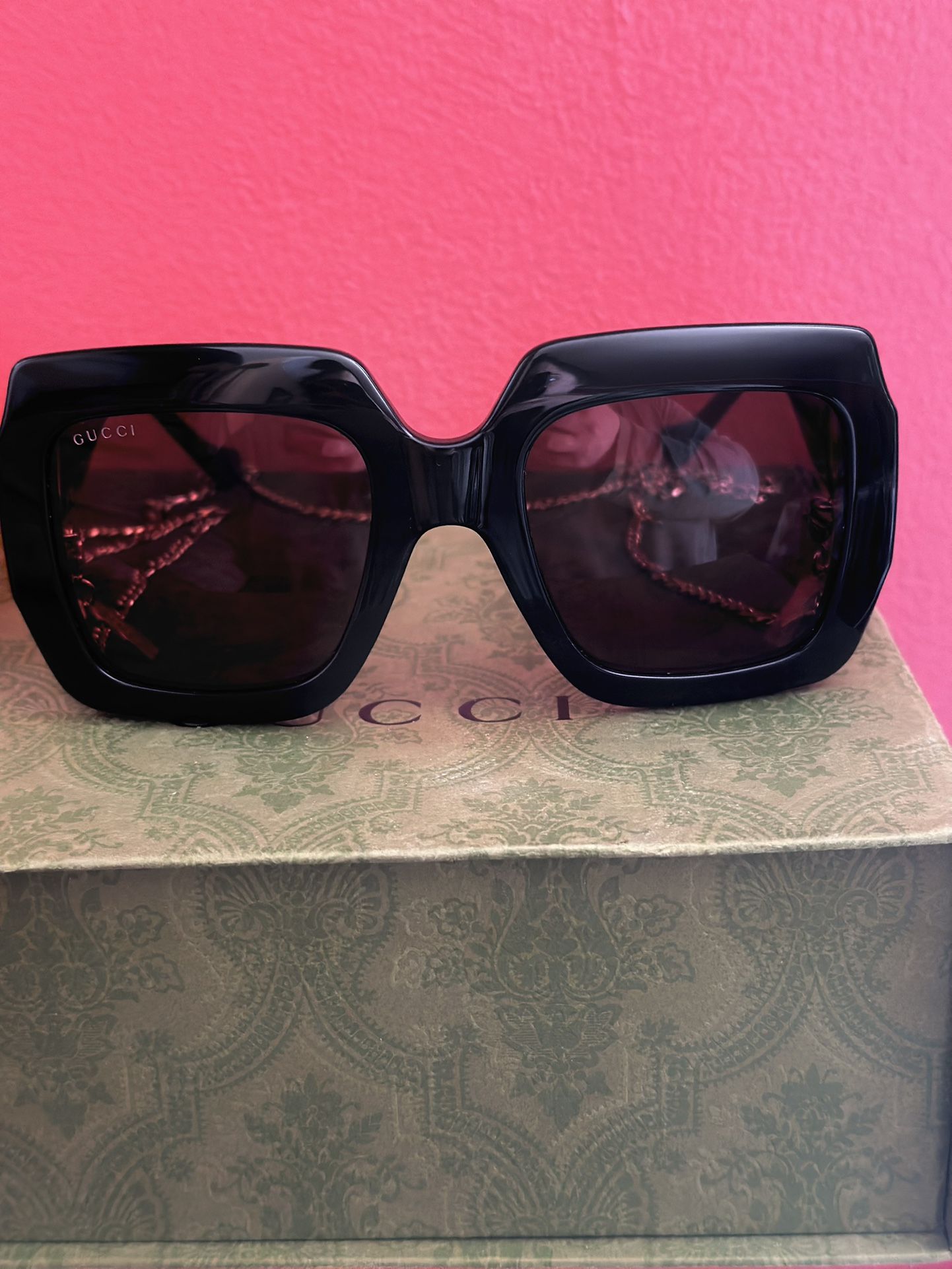Gucci Sunglasses Great Price and Condition
