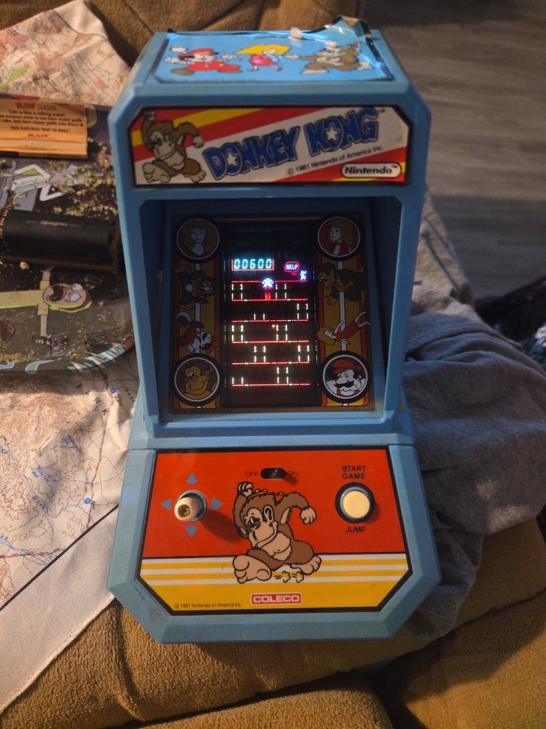 [1981] NINTENDO Collectable Donkey Kong BarTop Arcade Game