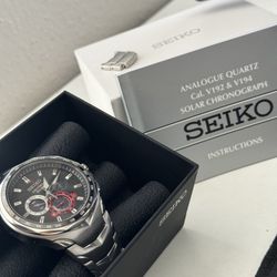 SEIKO COUTURA SOLAR  COLOR PLATEADO SEMI NUEVO PANTALLA SIN NINGÚN RALLON 