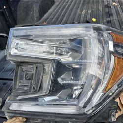 Headlights 2020-2022 GMC Sierra AT4 2500