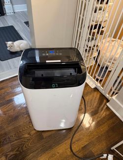14,000 BTU (10,000 SACC) Portable Air Conditioner – Complete Window Kit – Works Great