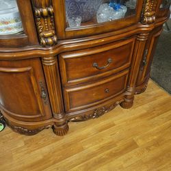 China Cabinet And Table Set