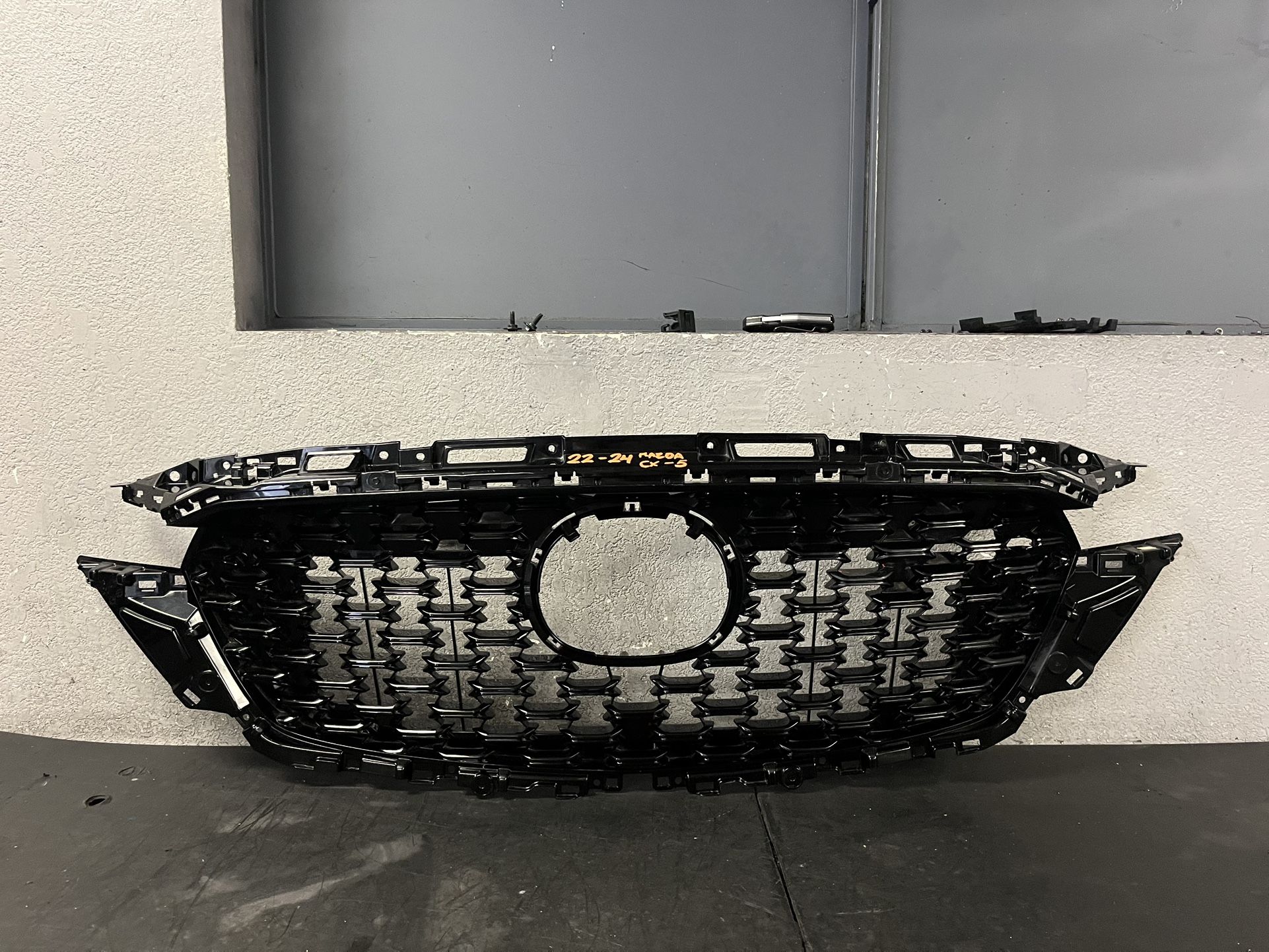 2022-2023-2024 MAZDA CX-5 GRILL OEM USED