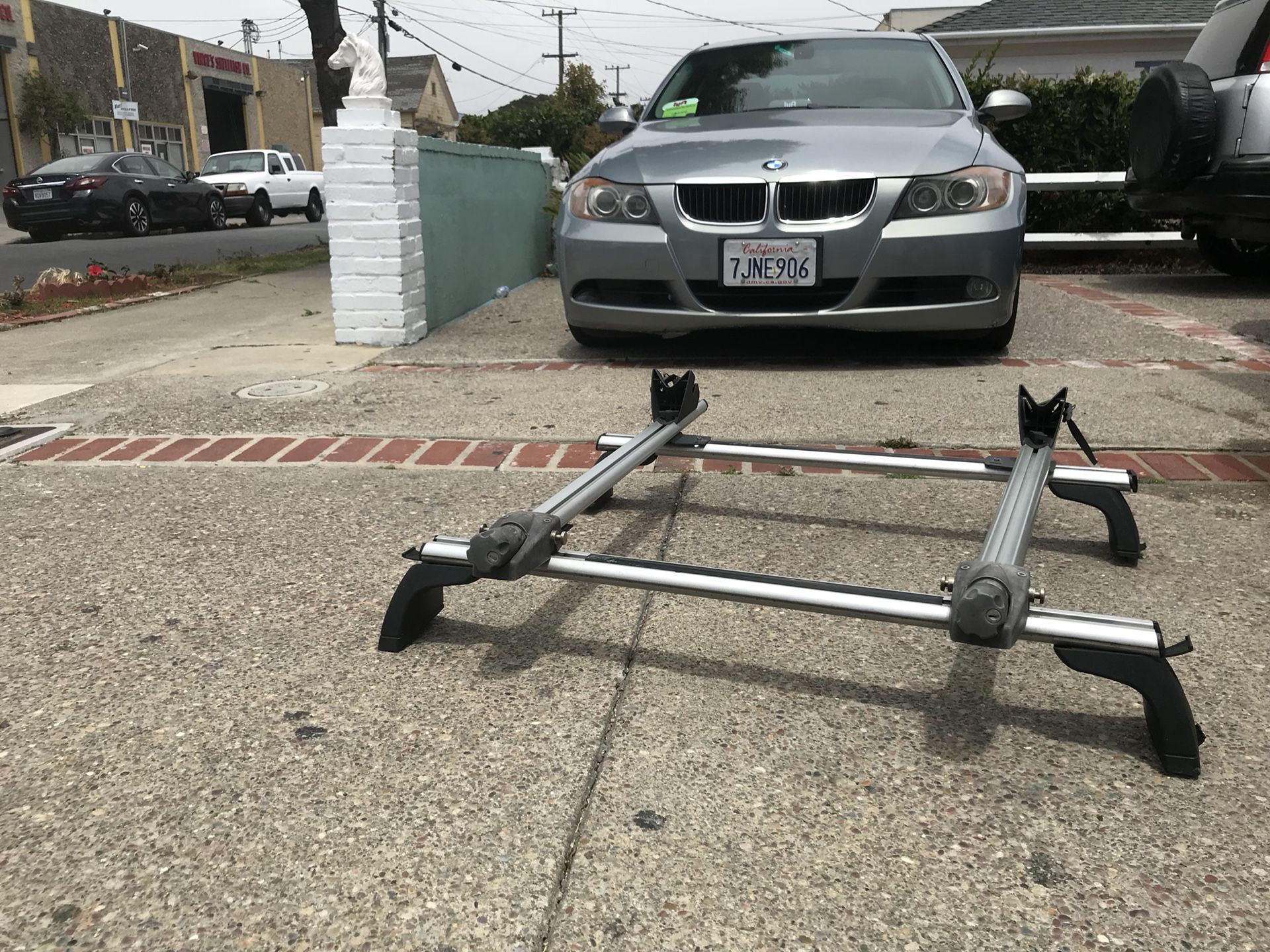 Bmw E90 Roof Rack With Bike Carrier 328i 325i For Sale In San Bruno Ca Offerup Bmw E90 Roof Rack With Bike Carrier 328i 325i For Sale In San Bruno Ca Offerup
