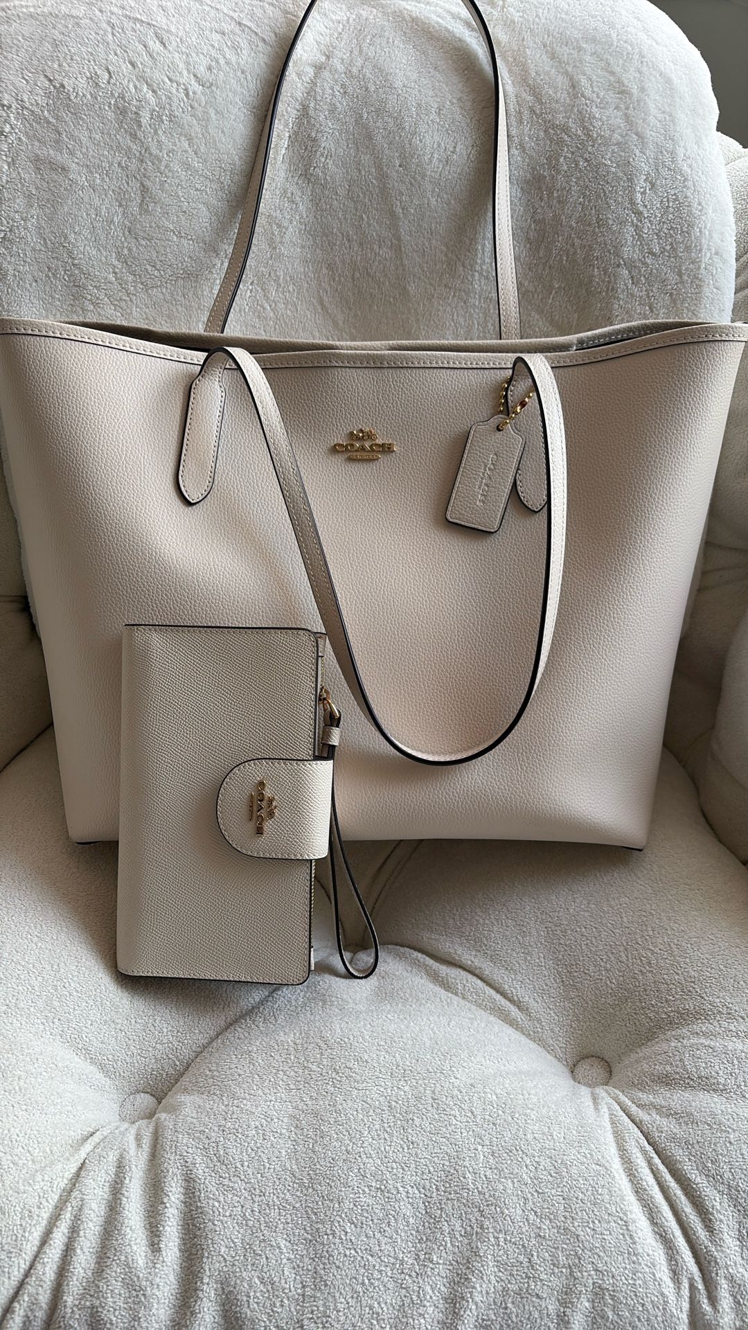 Coach Tote & Phone Wallet •
