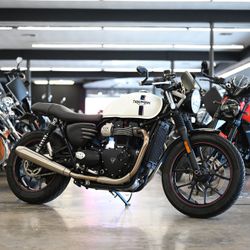 2018 TRIUMPH STREET TWIN