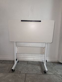 Adjustable desk