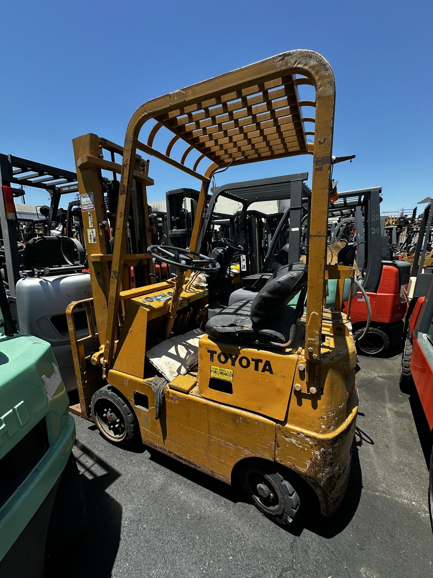 Toyota Forklift For Sale! 2500 Lbs Capacity
