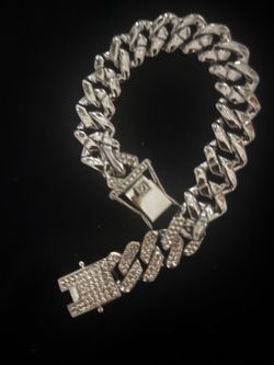 Beautiful 8 Inch Cuban Link Bracelet Faux Diamonds, Very Sparkly for you or Someone Special