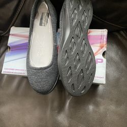 Skechers Shoes Size 7.5