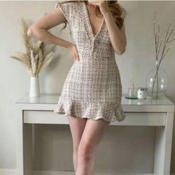 Zara white pink tweed v neck ruffled short sleeve mini dress S