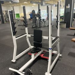 Hammer Strength Shoulder Press