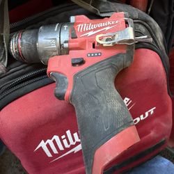 Milwaukee M12 Hammer Drill W 2 Batteries 