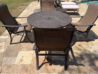 Mallin Napa table and chairs. Outdoor patio dining set