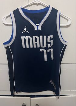 Luka jersey size BOYS medium 10/12