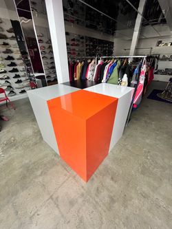 Retail Display Pedestals / Display Cubes 400 OBO