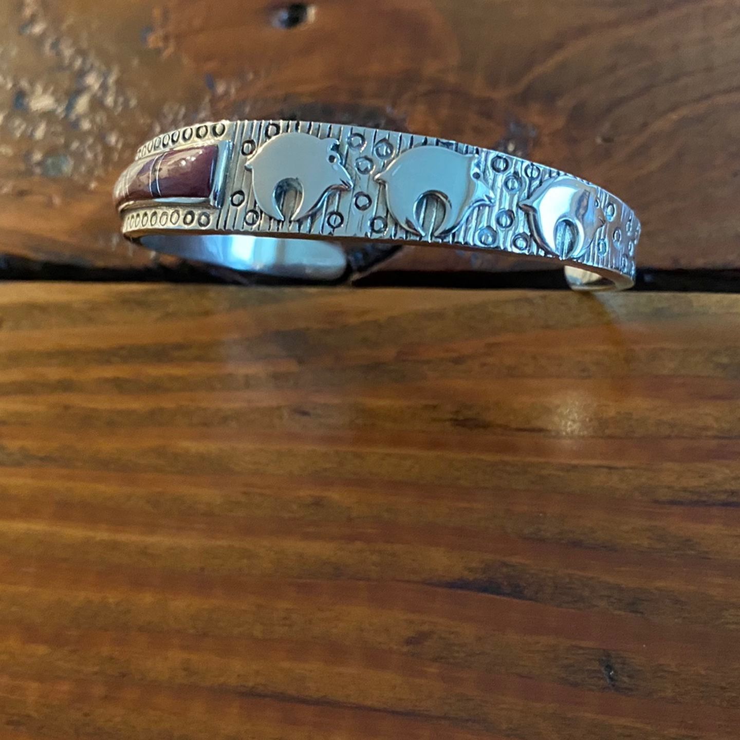 Signed Zuni Sterling Silver And Spiny Oyster Bracelet With Bear Design