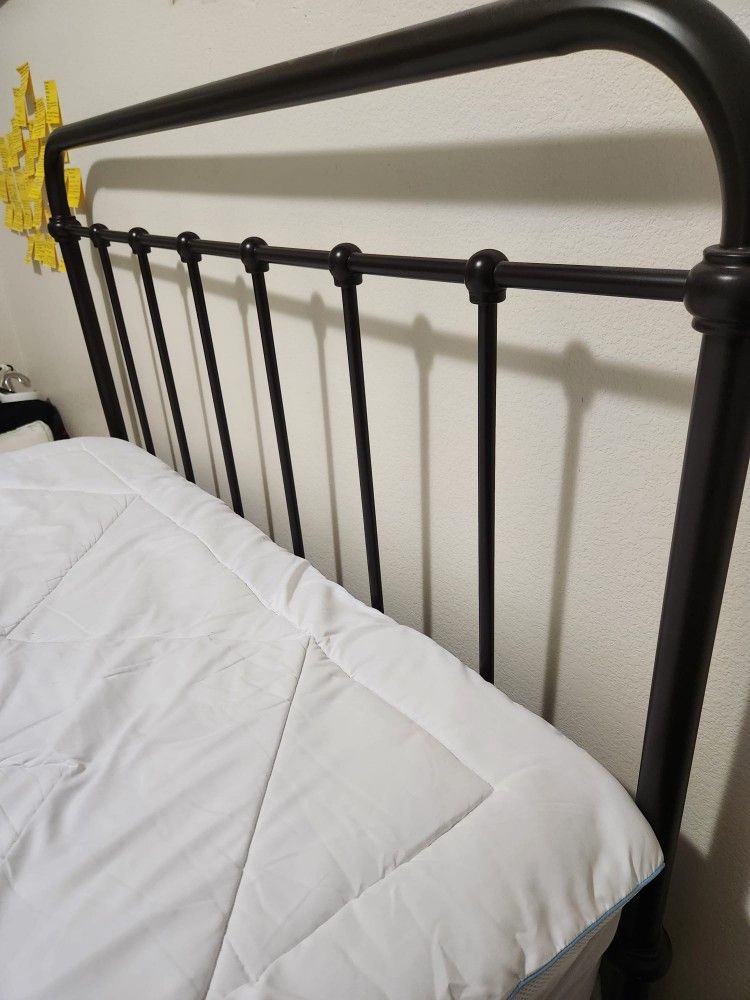 Full Size Combo Bed And Matress With Box Spring