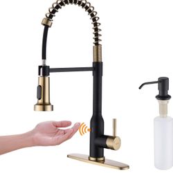 Touchless Kitchen Faucet ， KEER Smart Motion Sensor Hands Free Single Handle Spring Kitchen Sink Faucet with Pull Down Sprayer,Matte Black Gold=S3-370