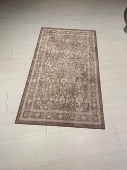 Washable Vintage-Style Accent Rug – 26” x 44”