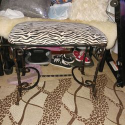 Nice Larg Vanity Seat 18 Firm Look My Post Tons Item