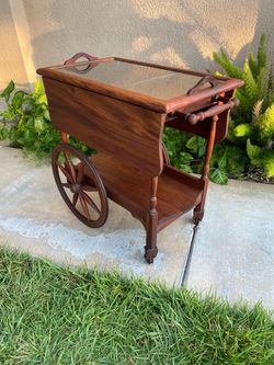 Selling a vintage tea cart “made THE MSCLELLAN  CO“