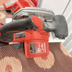 Milwaukee 2630-20 18-Volt 6-1/2-Inch Circular Saw, Includes Milwaukee M18 XC High Capacity REDLITHIUM™ Battery and Charger