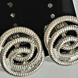 ESTATE FIND RARE NEW COMFORT CLIP SPIRAL SILVER ETCHED STUD EARRINGS