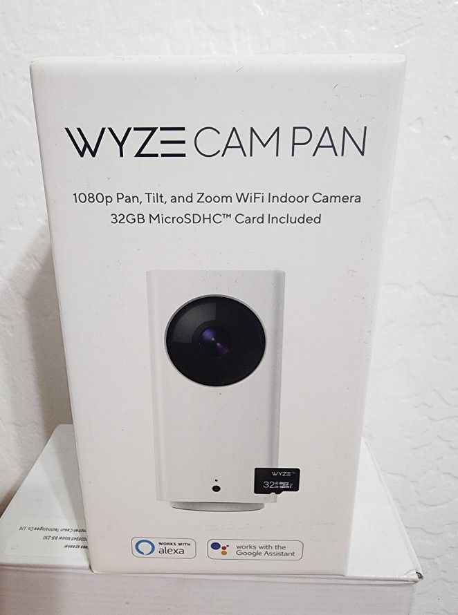 Wyze Cam Pan With 32gb SD Card 