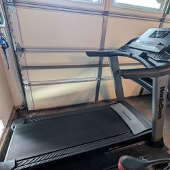 Free treadmill - not operable