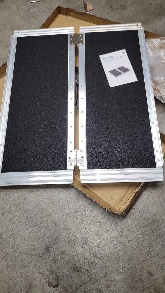 FACHNUO 3 Feet Portable Wheelchair Ramp