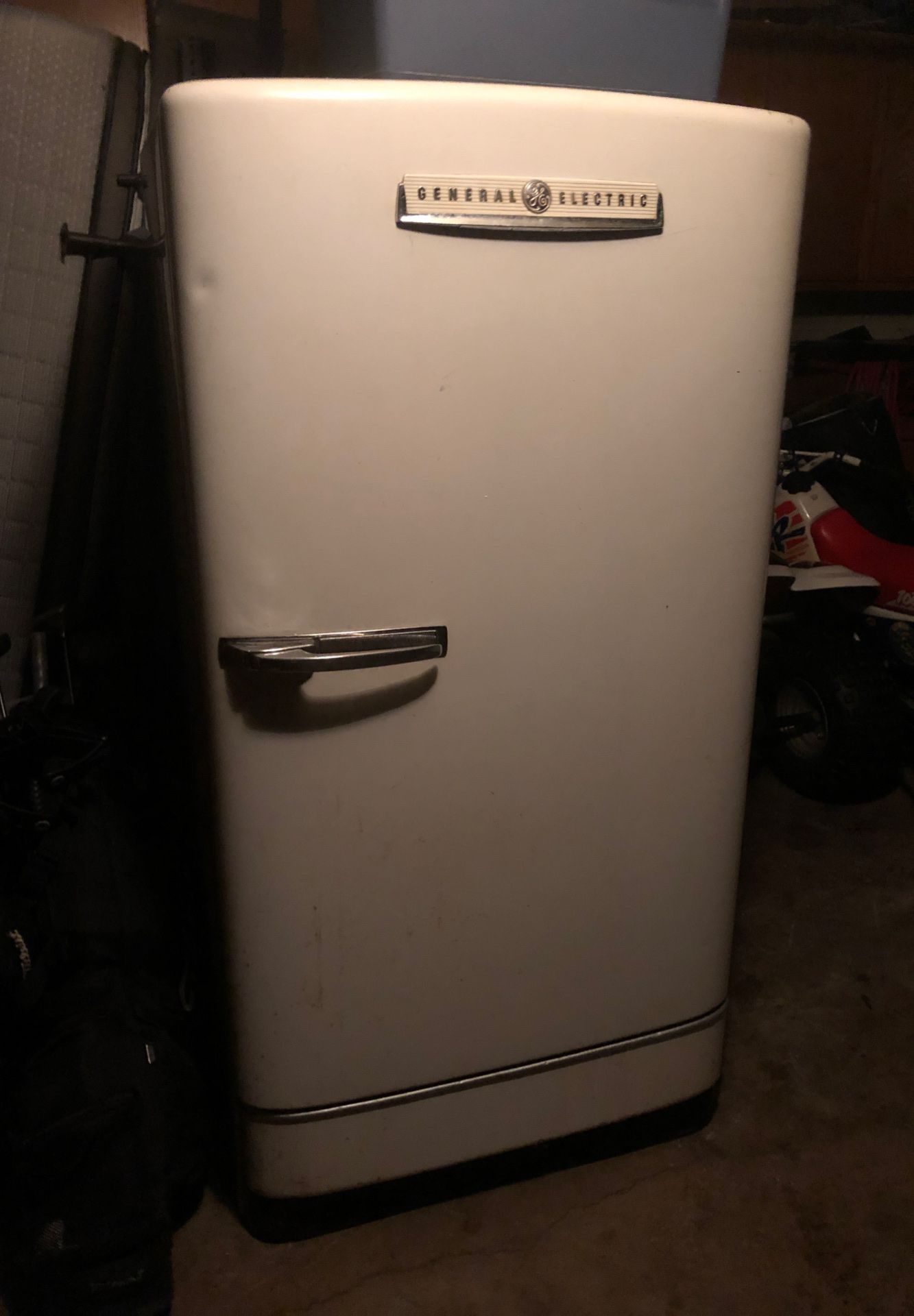 1939 General Electric Refrigerator