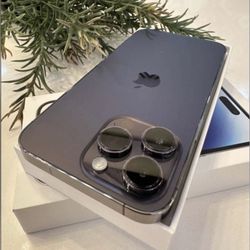 iPHONE 14 PRO MAX 256gb NETWORK UNLOCKED + ORIGINAL CHARGER FIRM 