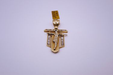 10 K yellow gold, religious pendant, Jesus with non-diamonds
