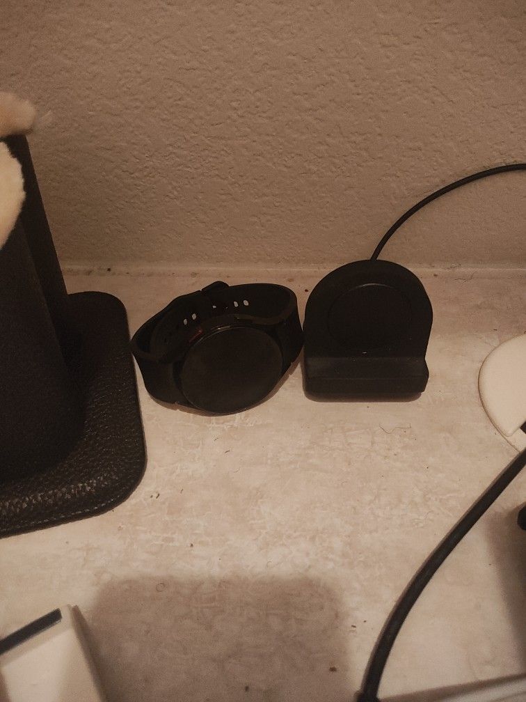 Samsung Galaxy 6 Smart Watch.