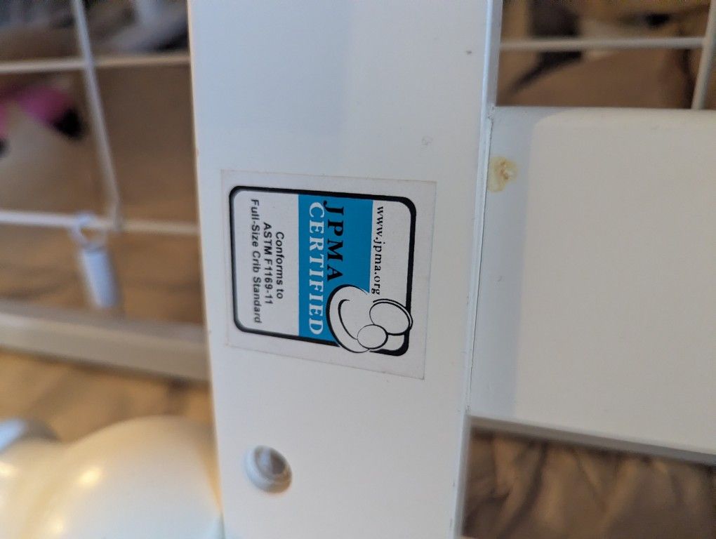 3 in 1 Convertible Baby Crib/ Toddler Bed/ Double Bed