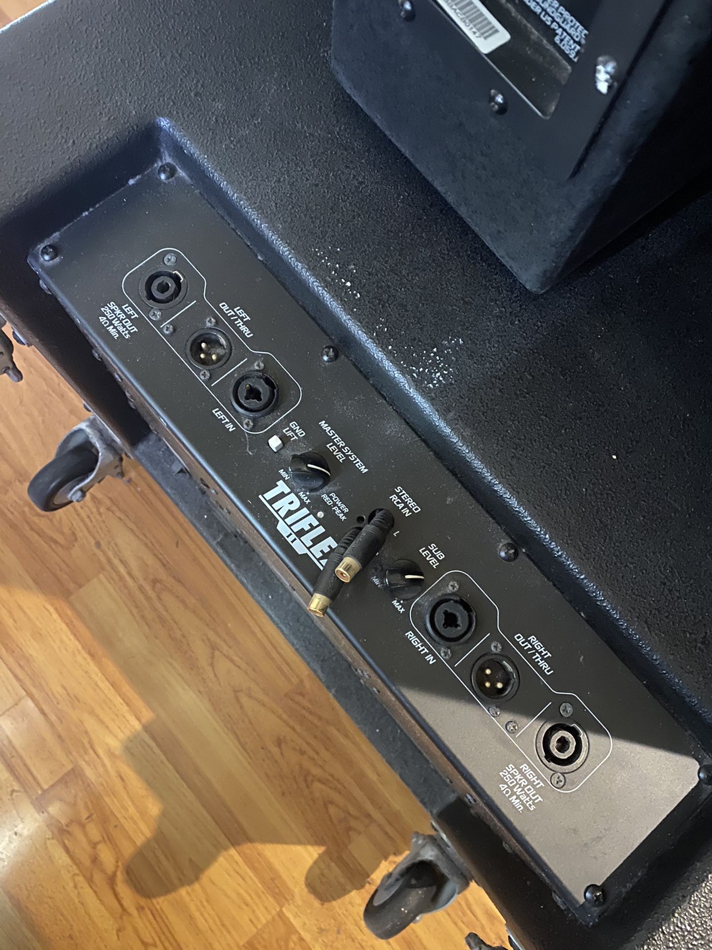 Peavey Triflex II 1000 watt Sound System 2 speakers and 1 subwoofer for
