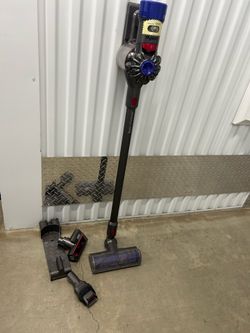 Dyson V8 Animal Cordless Stick Vacuum Cleaner - Titanium