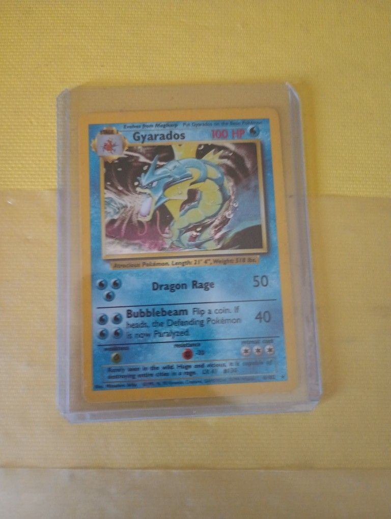 Holographic 1995 Gyarados Pokemon Cards