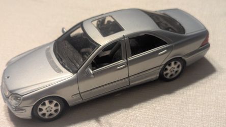 Maisto diecast model, 1998 Mercedes-Benz S-Class Sedan (W220)