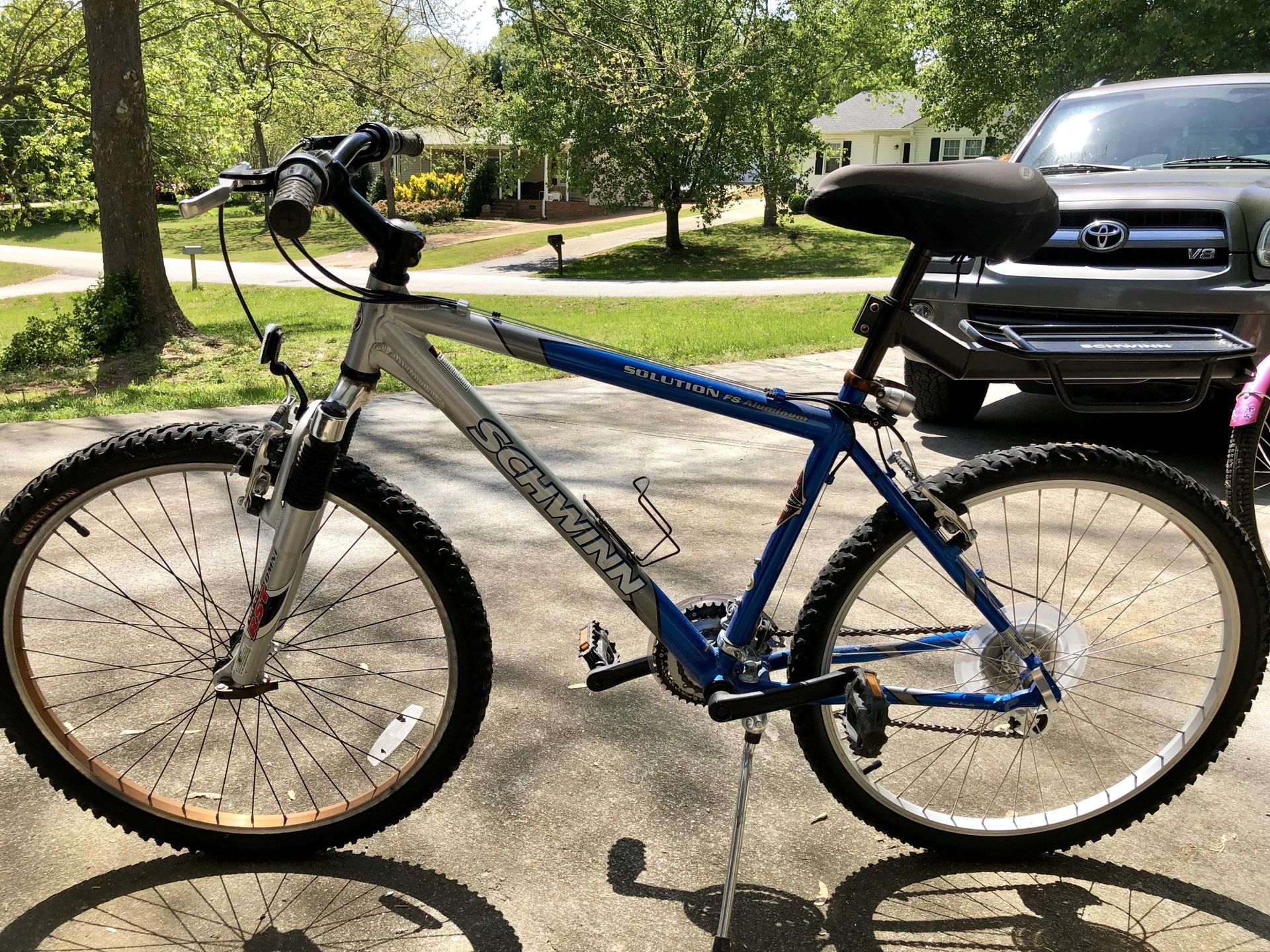 Schwinn Solution FS Aluminum Men's Mountain Bike (26-Inch Wheels, 20-Inch Large Frame) 21 Speed Bike