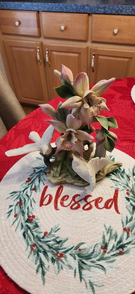 Capodimonte Centerpiece 10 Inches