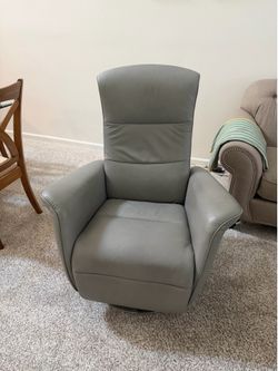 Stressless Mike (Medium) {Power Recliner}