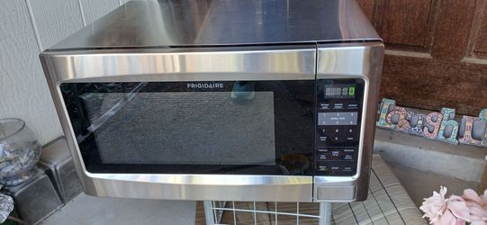 Frigidaire Stainless Steel Countertop Microwave